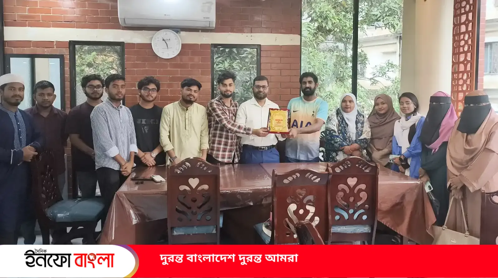 সিলেট রক্তের অনুসন্ধানে আমরা এর আয়োজনে সম্মাননা প্রদান ও আলোচনা সভা অনুষ্ঠিত