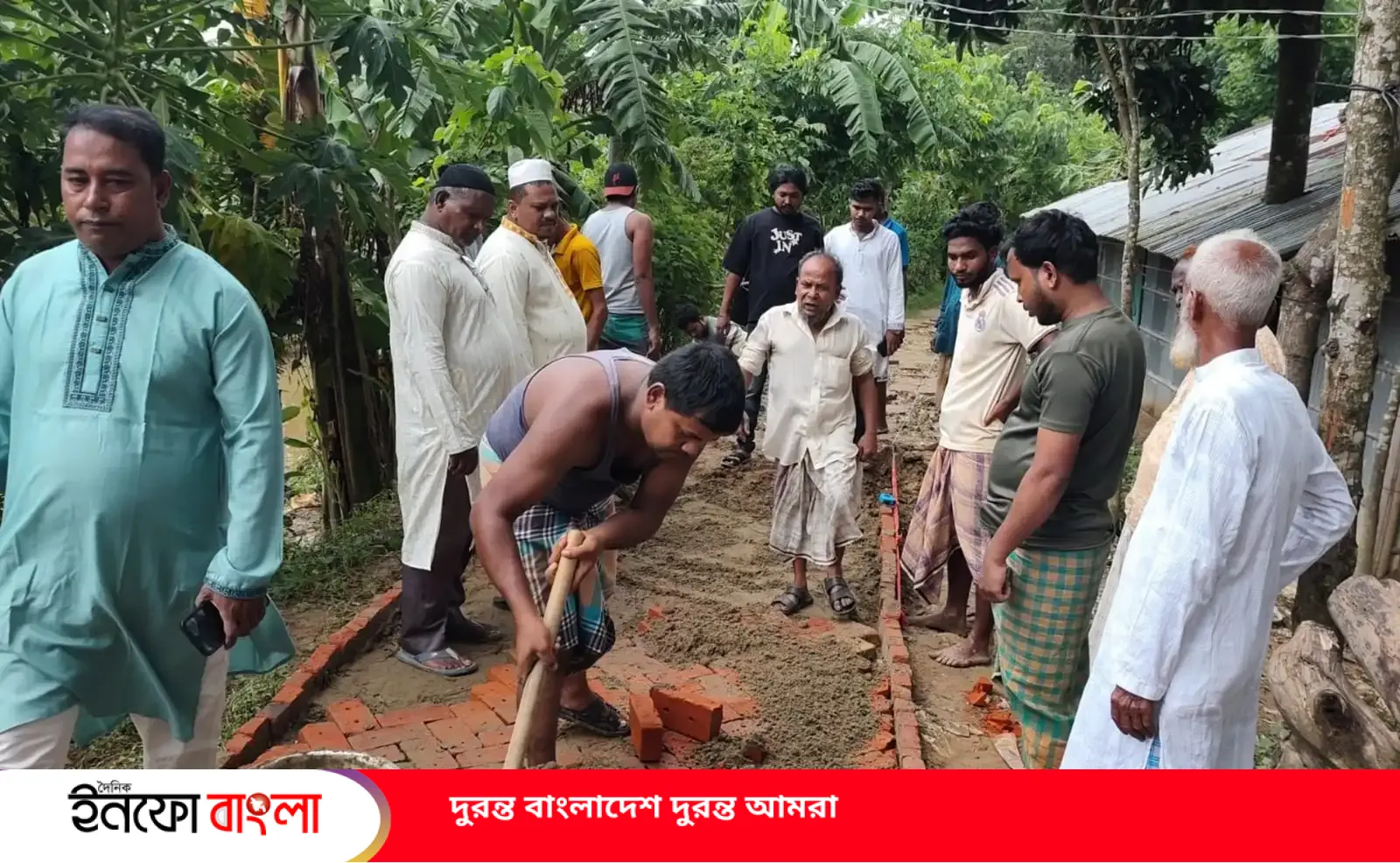 রাউজানে ব্যক্তিগত অর্থায়নে সড়ক সলিং দুর্ভোগ থেকে মুক্তি পেল হাজারো মানুষ